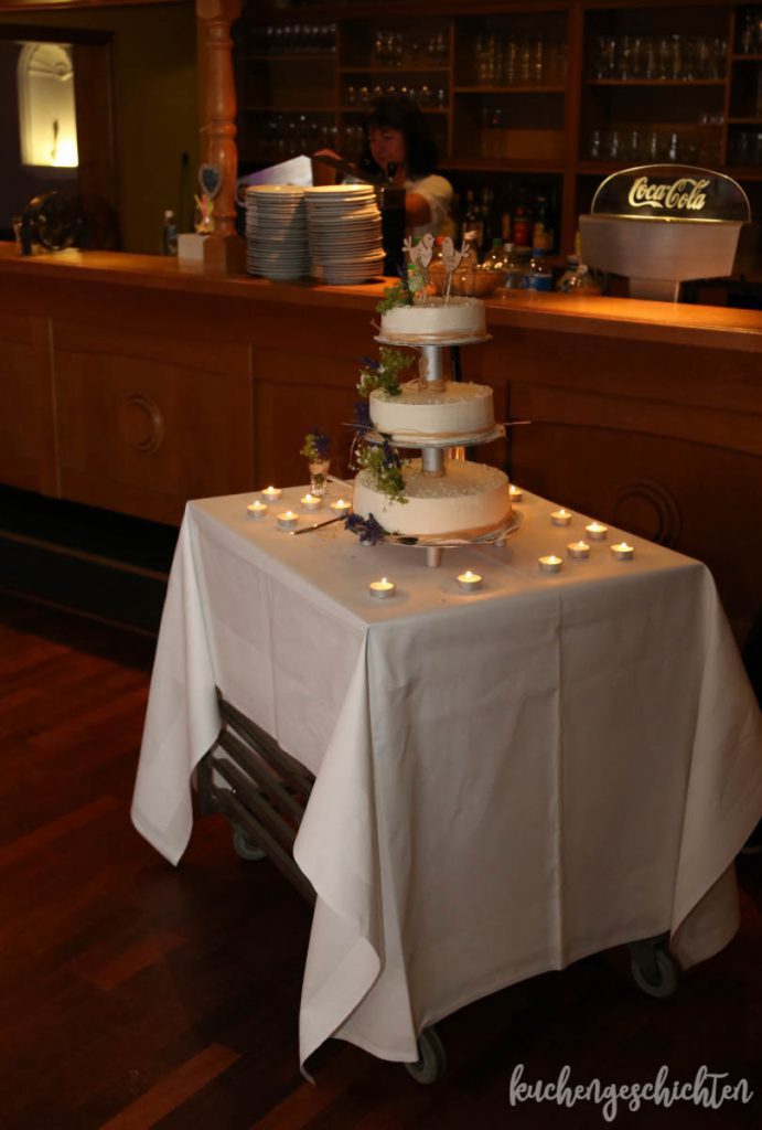 Lavendelhochzeit Hochzeitstorte | kuchengeschichten