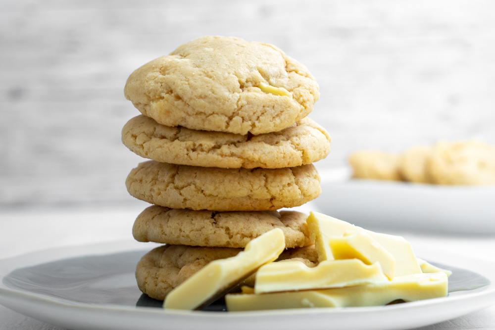 Schoko-Frischkäse-Cookies mit weißer Schokolade | kuchengeschichten