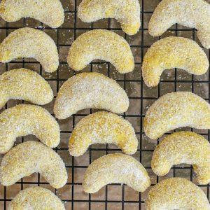 Vanillekipferl mit Kurkuma und Tonka | kuchengeschichten