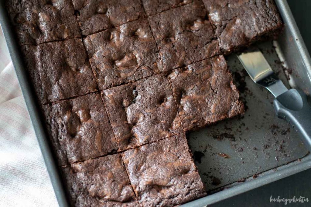 Superschnelle, saftige und schokoladige Brownies | kuchengeschichten