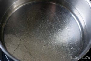 Gelatine in Wasser einweichen | kuchengeschichten