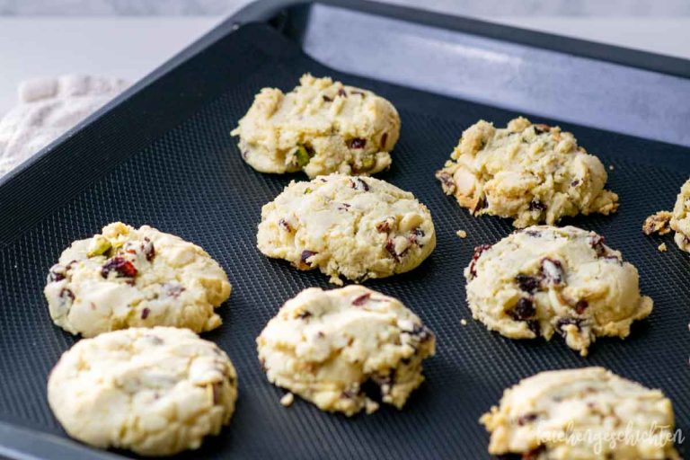 Cookies mit Pistazien, Cranberries und Schokolade - kuchengeschichten